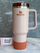 STRAWFLOWER LOGO WAFFLE Tumbler Boot