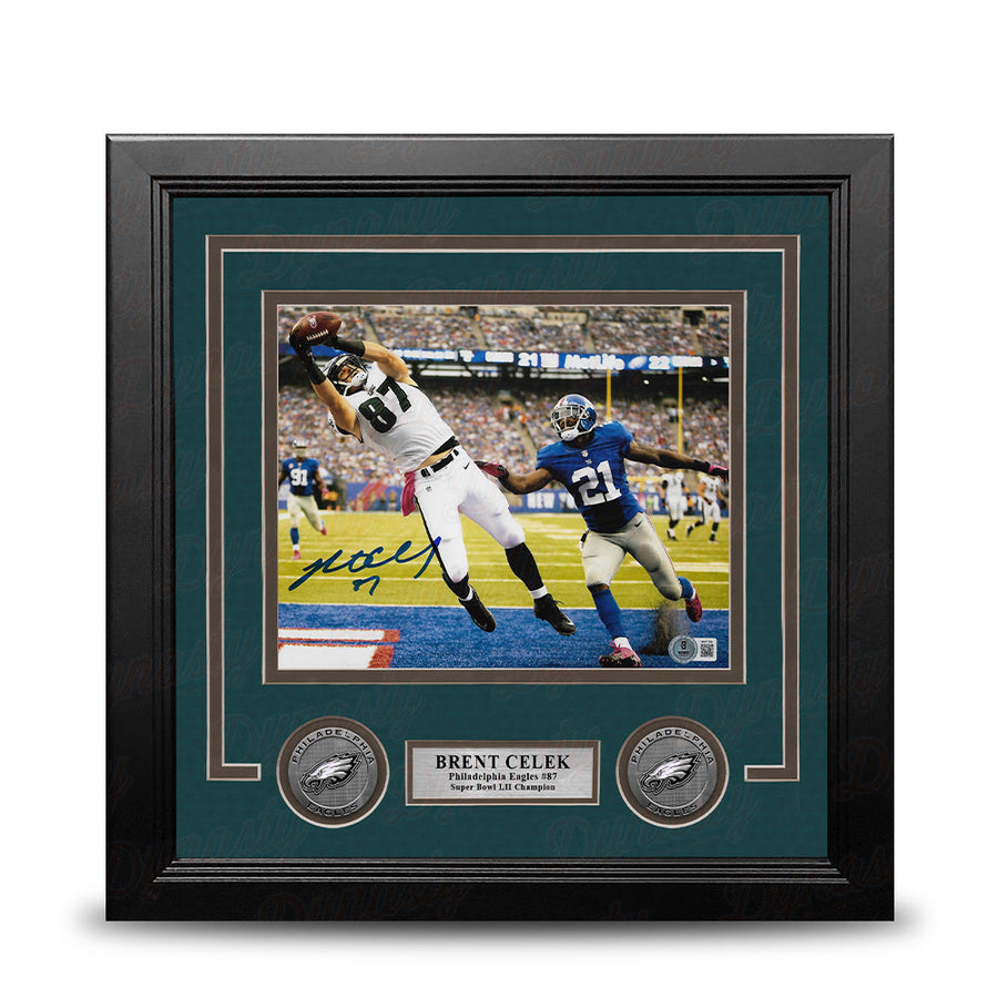 Brent Celek Touchdown v. Giants Philadelphia Eagles Autographed 8