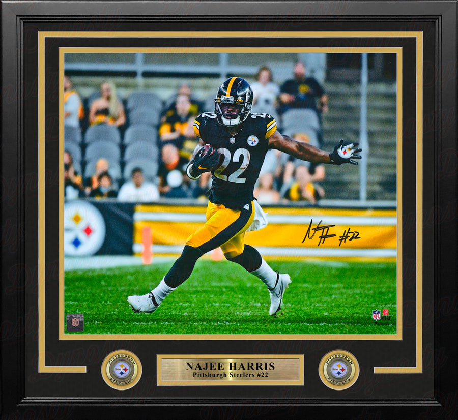 Najee Harris in Action Pittsburgh Steelers Autographed 16