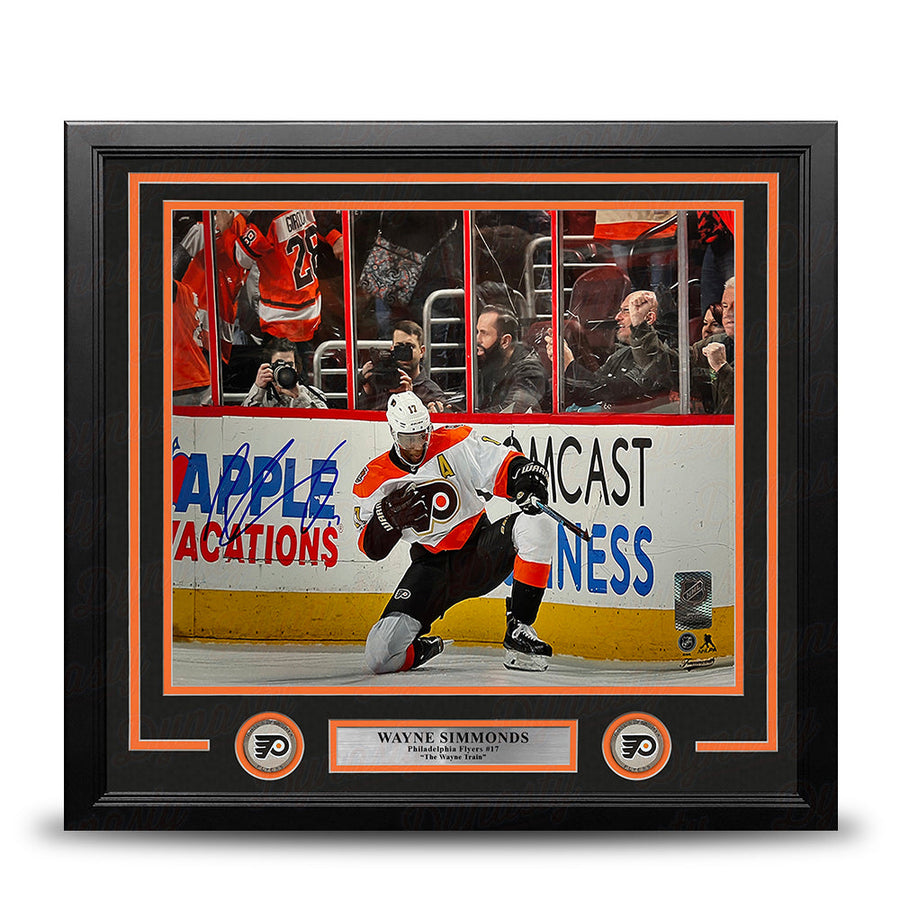 Wayne Simmonds Fist Pump Philadelphia Flyers Autographed 11