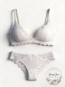 Monique Lhuillier X Hanky Panky Intimates Beige Scalloped Trim Bralette Bra M