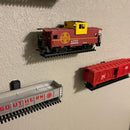 Floating HO-Scale Train Display Shelf | Train Track Wall Mount