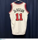 DeMar DeRozan signed jersey PSA/DNA Chicago Bulls Autographed