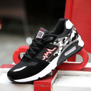 Sports shoes