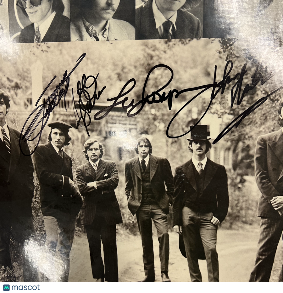 Nitty Gritty Dirst Band Signed Vinyl Album PSA