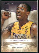 2004-05 SkyBox Autographics Kobe Bryant #17