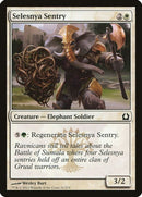 Selesnya Sentry | 21 | Return to Ravnica