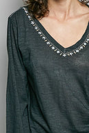 POL Contrast Stitch V-Neck Lightweight Knit Long Sleeve Top