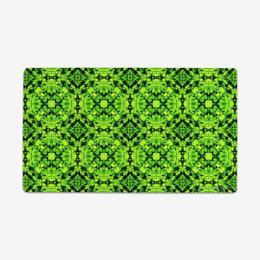 Clover Knot Playmat