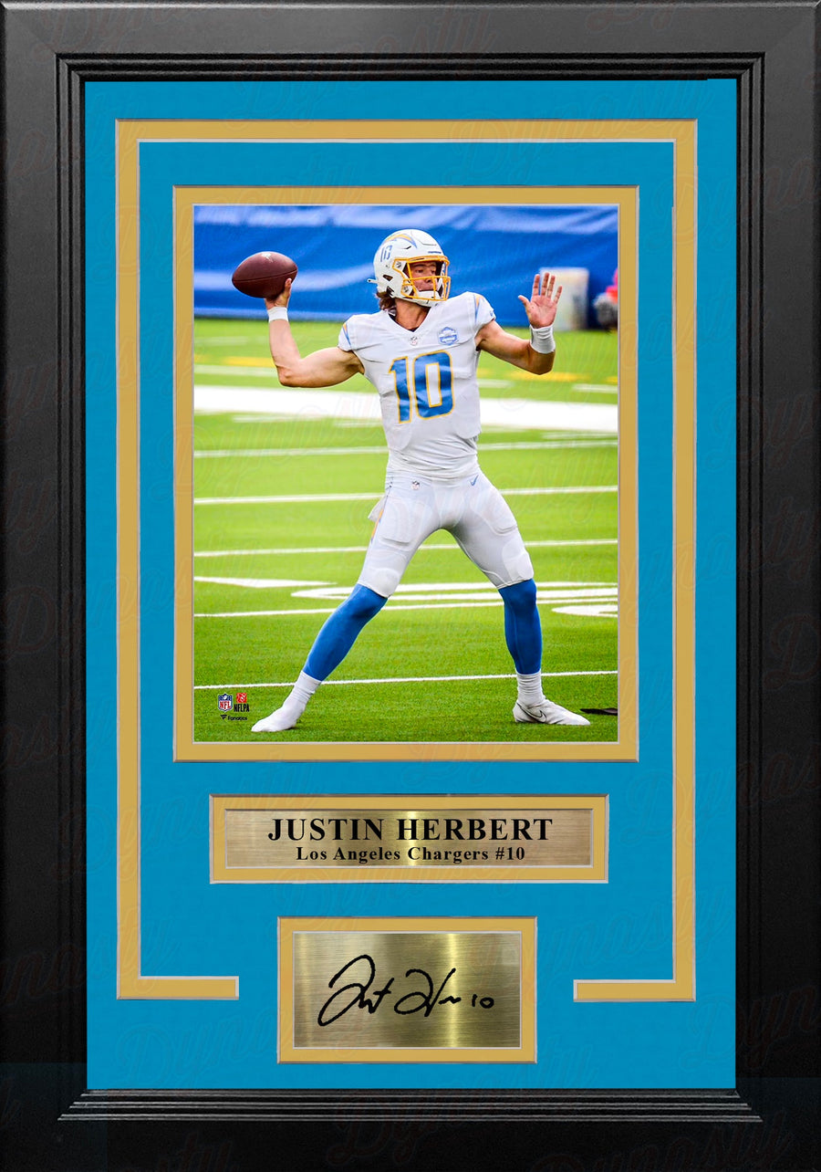 Justin Herbert in Action Los Angeles Chargers 8