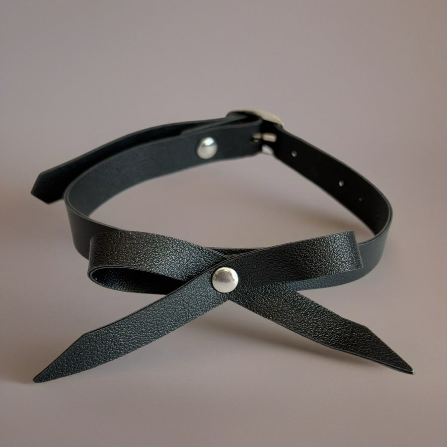 Black Bow Tumbler Bracelet