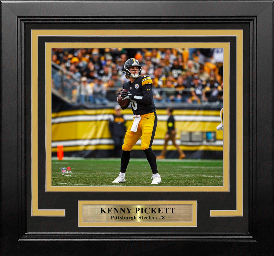 Kenny Pickett in Action Pittsburgh Steelers 8