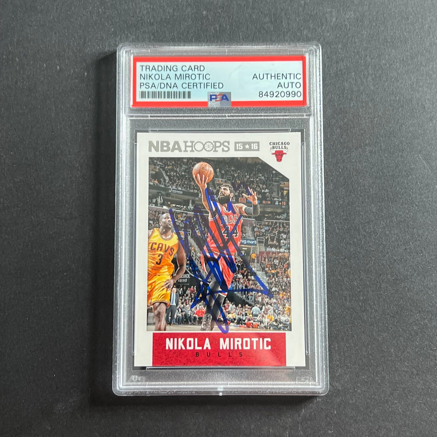 2015-16 NBA Hoops #106 Nikola Mirotic Signed Card AUTO PSA Slabbed Bulls