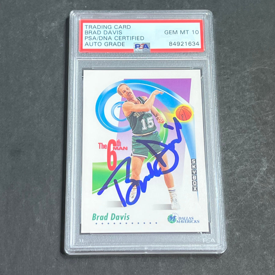 1992-93 Skybox #437 Brad Davis Signed Card AUTO 10 PSA Slabbed Mavericks