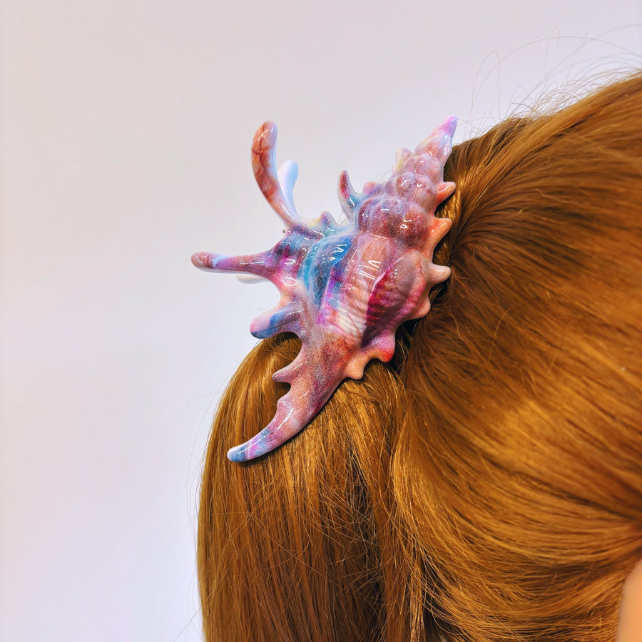 Velvet Claws Realistic Conch Shell Hair Claw in Mermaid Colors