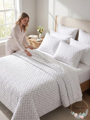 Sky Scallop Reversible Coverlet 100% cotton Full / Queen